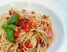 Fresh Tomato And Basil Spaghetti: A Classic Italian Recipe