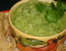 Fresh and Zesty Vegetarian Green Tomato Salsa Recipe