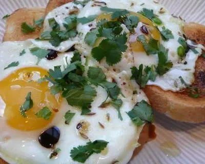 Fried Eggs With Coriander