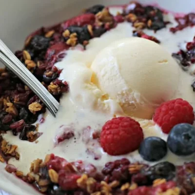 Granola-Topped Caramel Fruit Dip