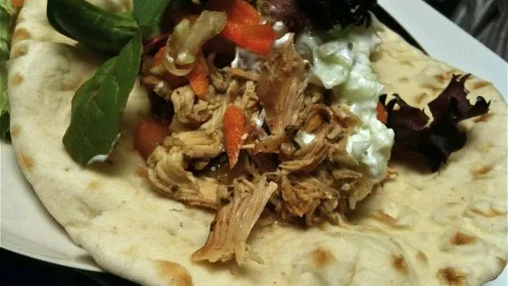 Greek Chicken Pita Pockets – Crock Pot