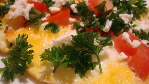 Greek Scrambled Eggs with Tomato – Strapatsada Recipe