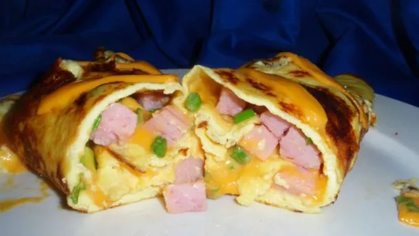 Ham And Cheese Omelet Roll