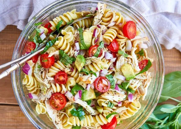 Healthy Avocado and Tomato Pasta Recipe – Weight Watchers Friendly