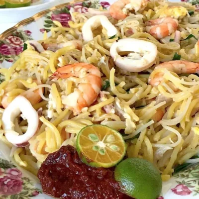 Hokkien Noodle With Seared Prawns