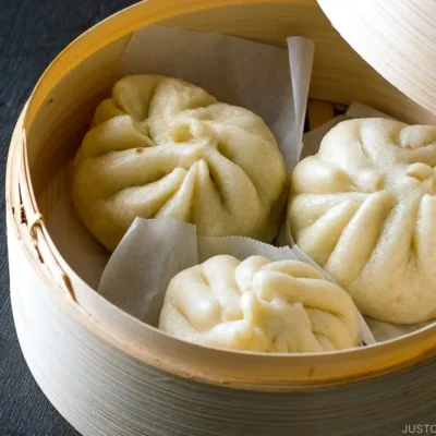 How to Make Fluffy Steamed Pork Buns at Home