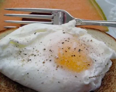 How To Make The Ultimate Silky-Smooth Poached Eggs Every Time