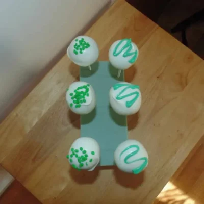 Irresistible St. Patrick'S Day-Themed Cake Pops Recipe