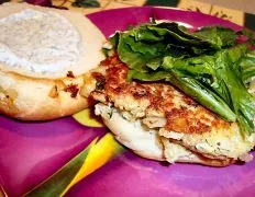 Jammin Salmon Burgers With Dill Mayo