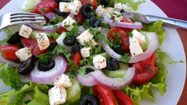 Kittencals Greek Marinated Tomato, Olive