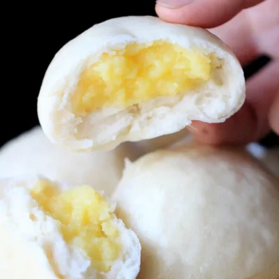 Lai Wong Bao Custard Bun