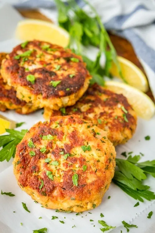 Lemon-Infused Tuna Burgers: A Heart-Healthy Recipe