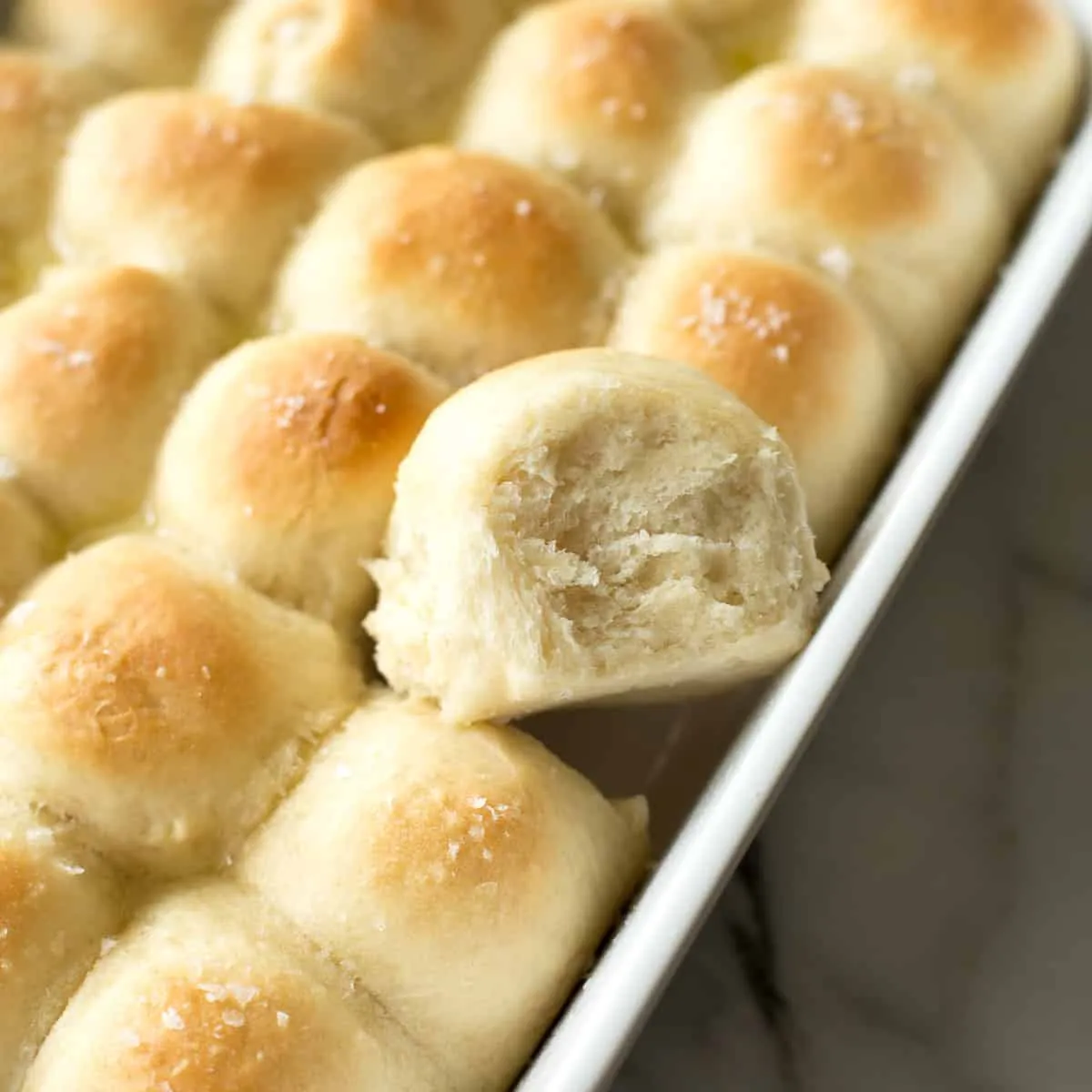 Light And Easy Dinner Rolls