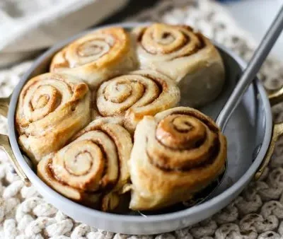 Miniature Cinnamon Roll Bites: A Quick and Easy Recipe