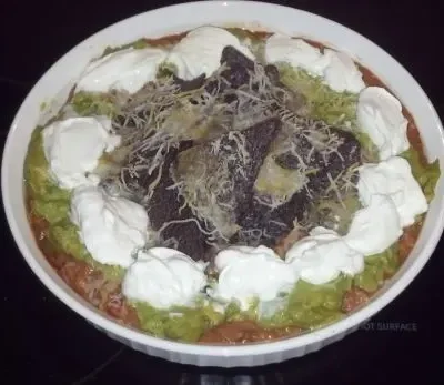 No-Time-Flat Nuked Nachos With Salsa And