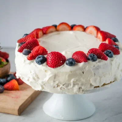 Norwegian Strawberries And Cream Cake