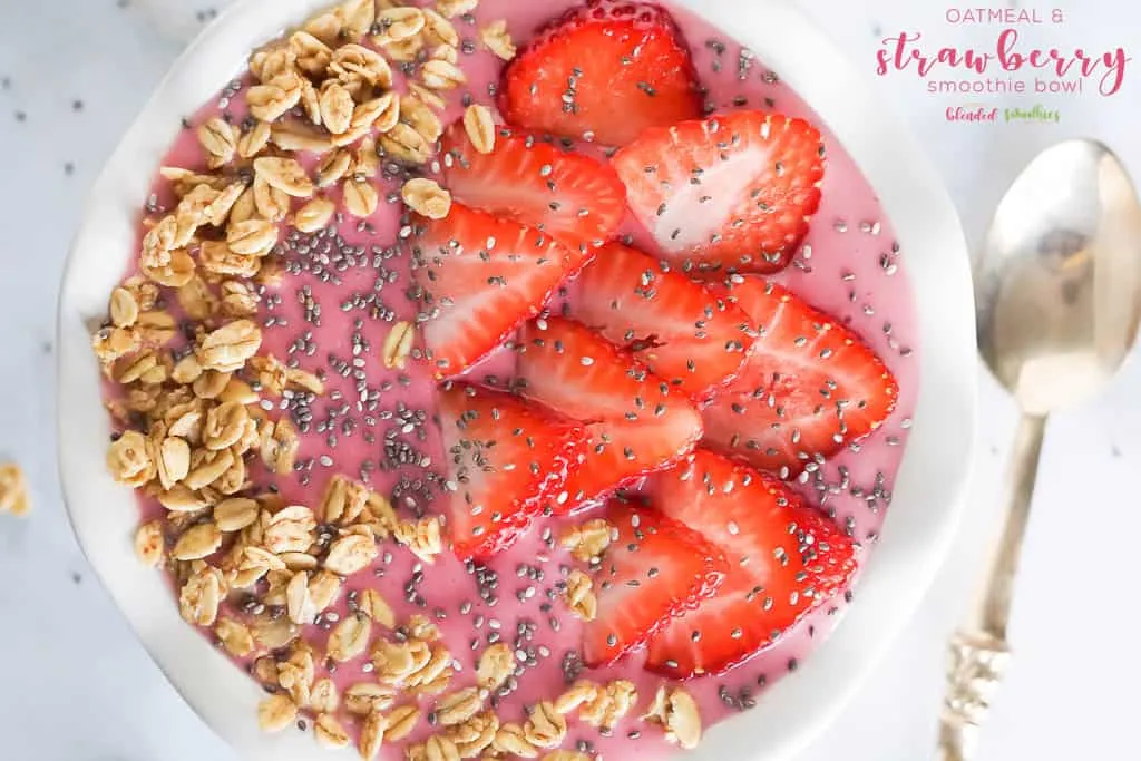 Oatmeal Berry Smoothie Bowl