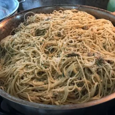 Old Fashioned Linguine With White Clam Sauce