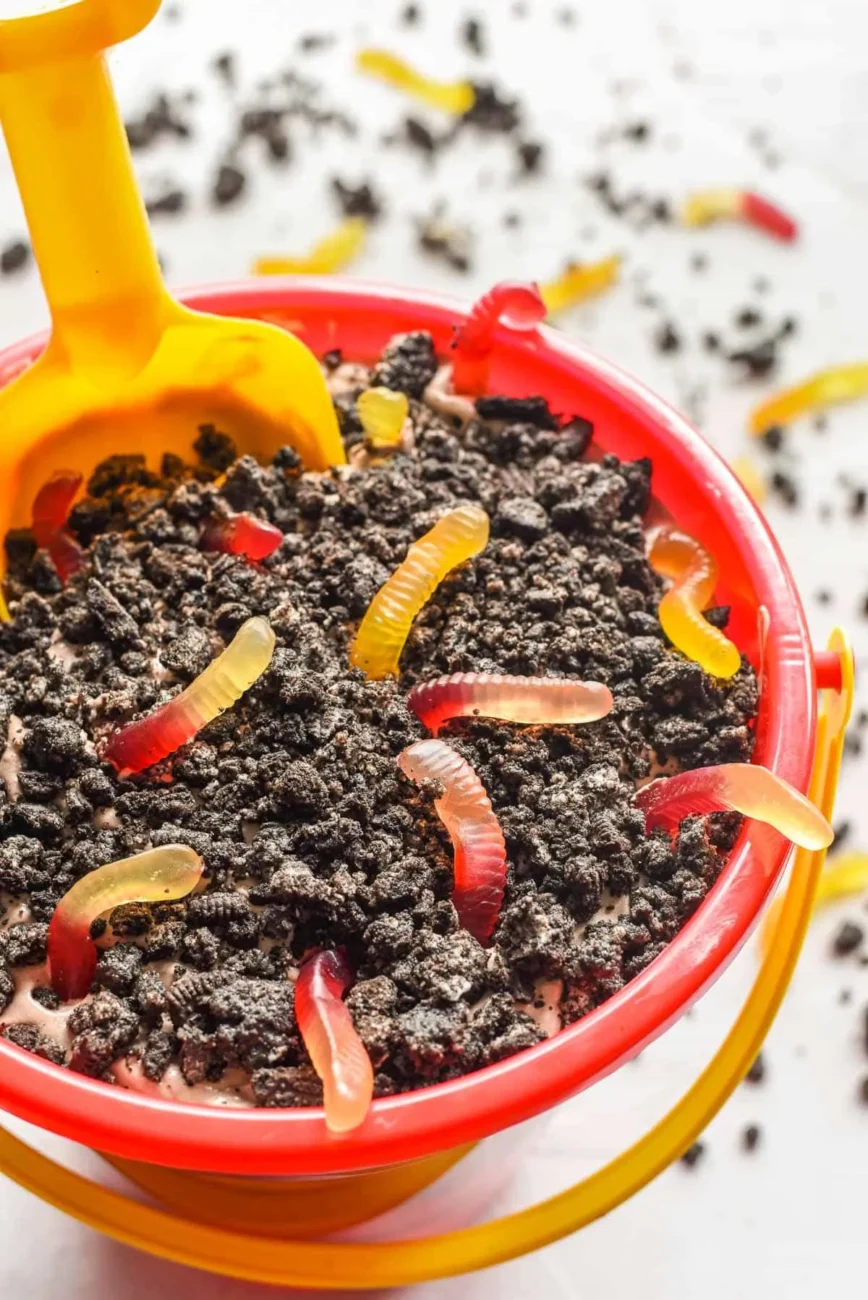 Original No Bake Dirt Pie With Worms