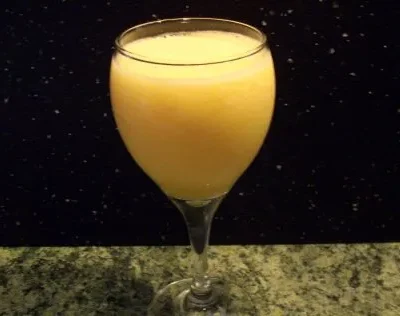 Peachy Cantaloupe Smoothie