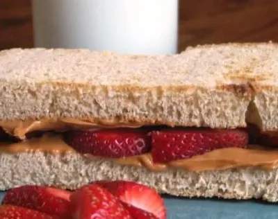 Peanut Butter Fruit Sandwich