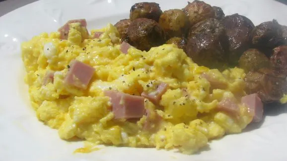 Perfect Ham And Cheese Scrambled Eggs