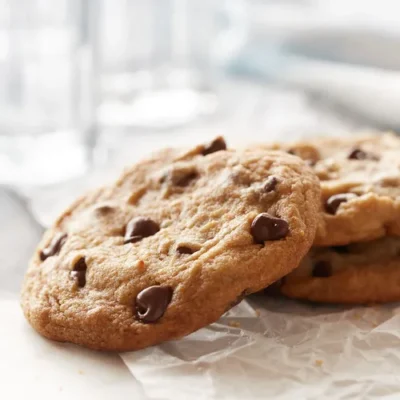 Perfectly Chewy Chocolate Chip Cookie Delight