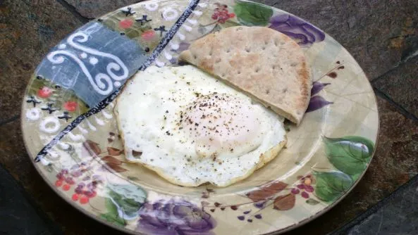 Perfectly Steamed and Lightly Fried Eggs: A Healthy Breakfast Recipe