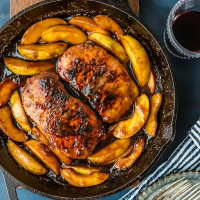 Pork Chops With Fried Apples