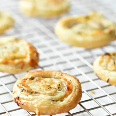 Prosciutto &Amp; Parmesan Pastry Wheels Recipe