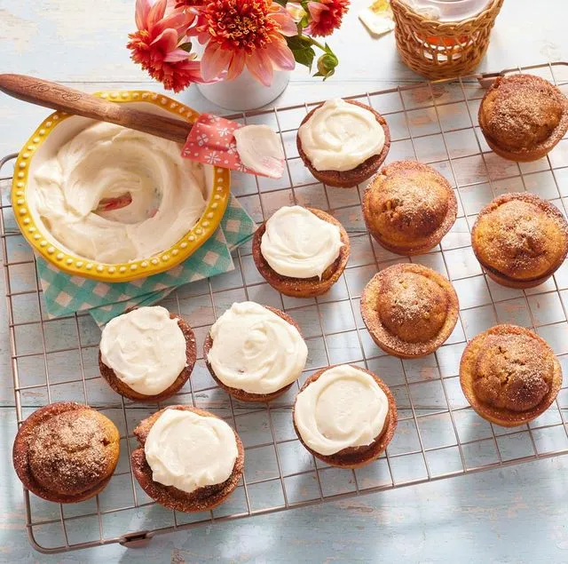 Pumpkin Cupcakes With Pumpkin Cream Cheese Frosting