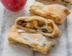 Quick & Delicious Homemade Apple Strudel with Puff Pastry