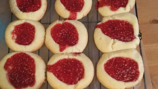 Raspberry Shortbread Cookies