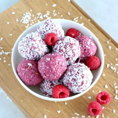 Raw Vegan Chocolate Fruit Balls
