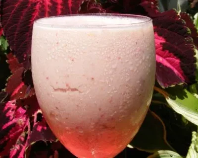 Refreshing Strawberry-Peach Bliss Smoothie Recipe