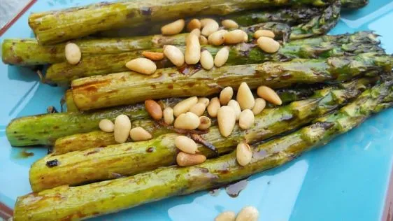 Roasted Asparagus With Pine Nuts