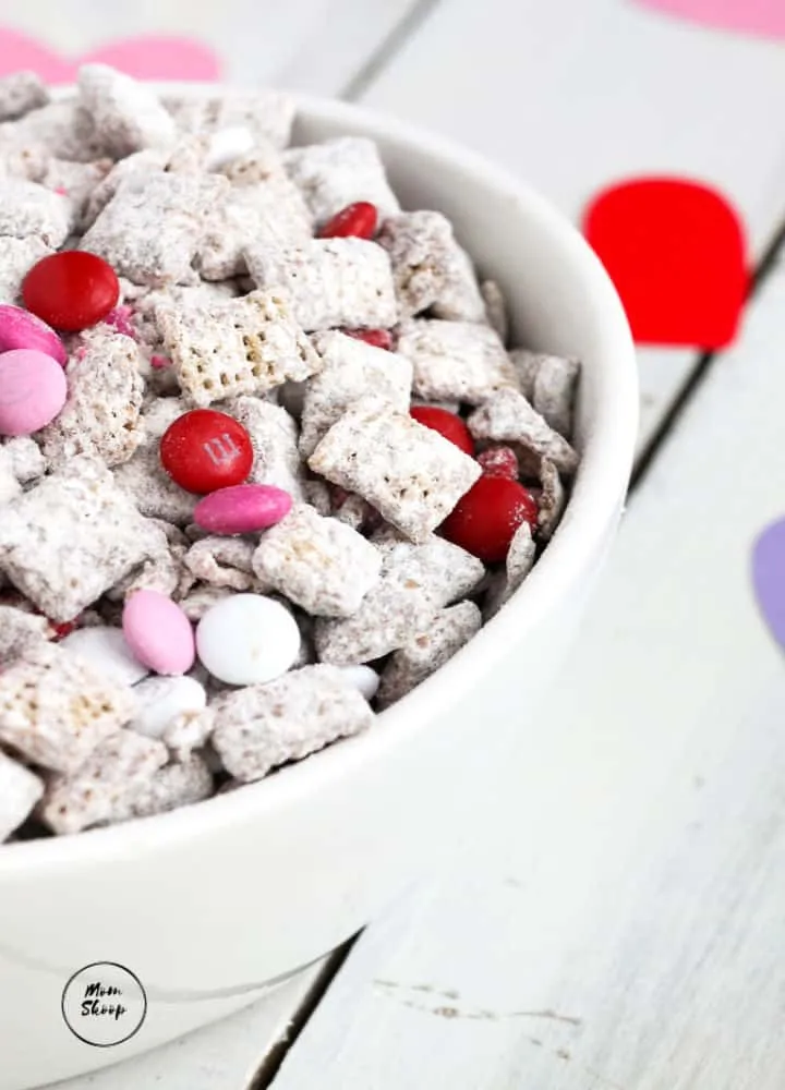 Romantic Valentine’s Day Chocolate Puppy Chow Treat