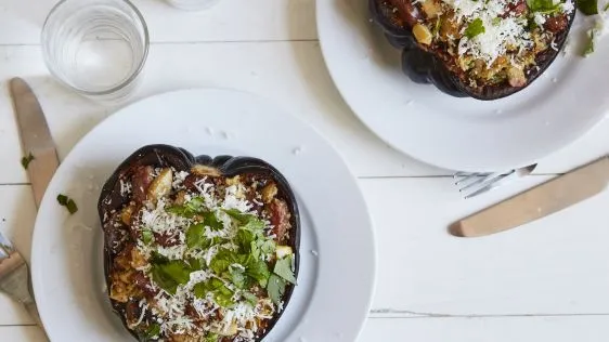 Sausage And Apple Stuffed Acorn Squash