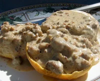 Sausage Breakfast Gravy For Biscuits