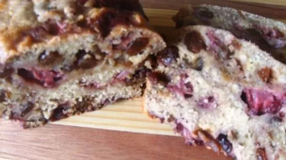 Scrumptious Strawberry and Nut Loaf Recipe