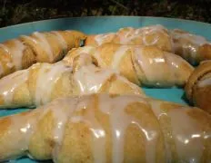 Simple Cinnamon Crescent Rolls