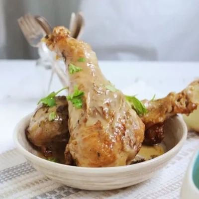 Slow-Cooked Turkey Drumsticks: A Crock Pot Delight