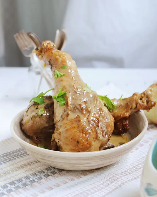 Slow-Cooked Turkey Drumsticks: A Crock Pot Delight