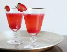 Sparkling Strawberry Champagne Cocktail Recipe