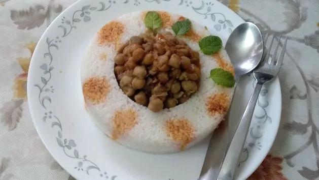 Spicy Chickpea and Rice One-Pot Delight