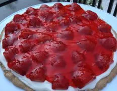 Strawberry Cream Cheese Dessert Pizza: A Sweet Slice of Heaven