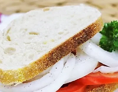 Ultimate Fresh Tomato and Crisp Onion Sandwich Recipe