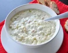 Ultimate Rich and Velvety New England Clam Chowder Recipe