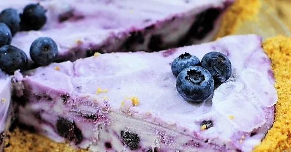 Ultra-Light & Fluffy Blueberry Cream Pie Recipe