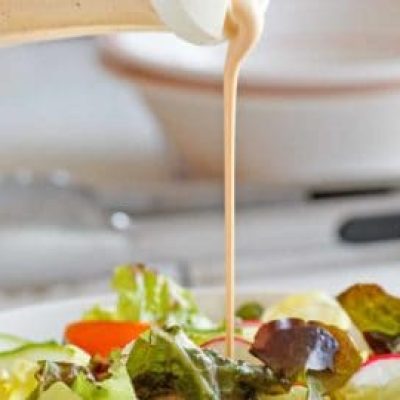 Buttermilk Garlic Salad Dressing
